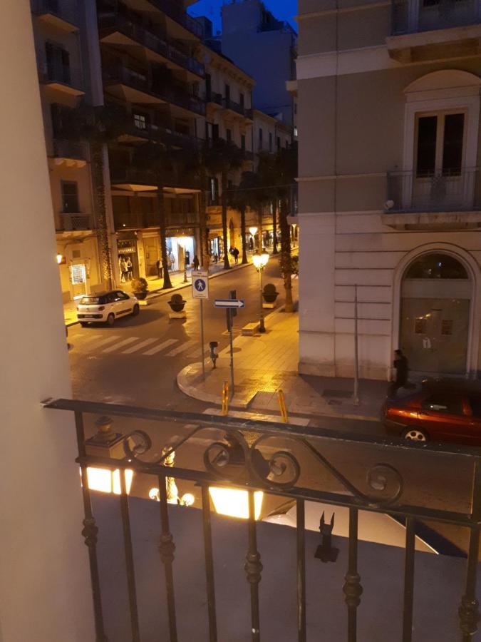 Palazzo Berardi Bed & Breakfast Taranto Ngoại thất bức ảnh