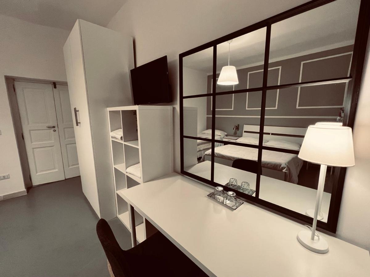 Palazzo Berardi Bed & Breakfast Taranto Ngoại thất bức ảnh