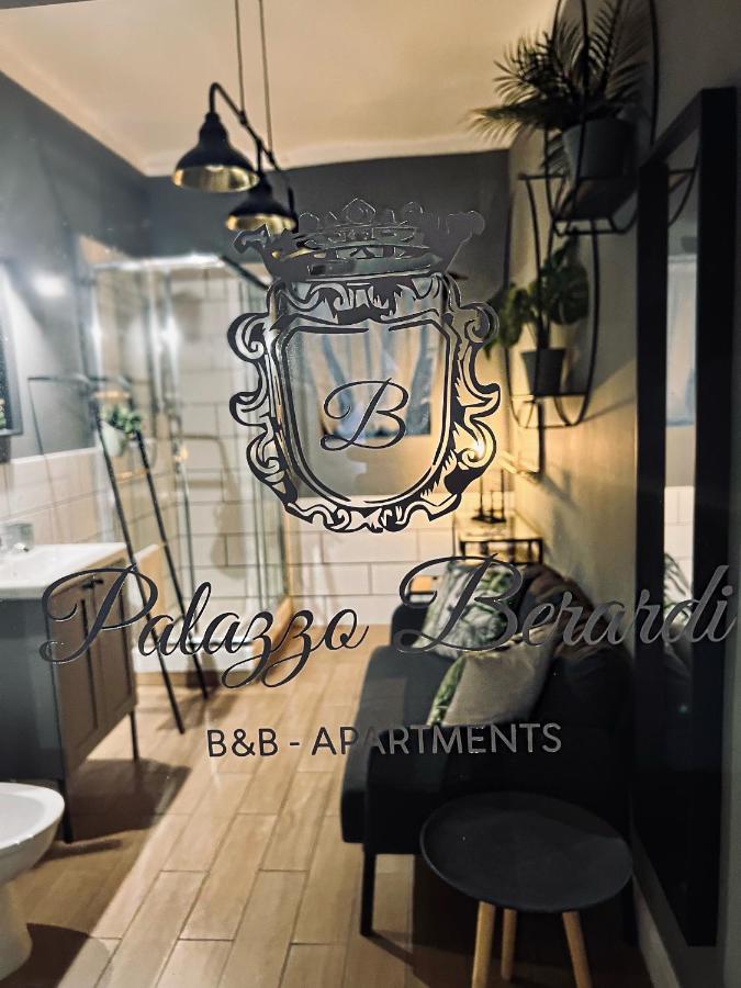 Palazzo Berardi Bed & Breakfast Taranto Ngoại thất bức ảnh