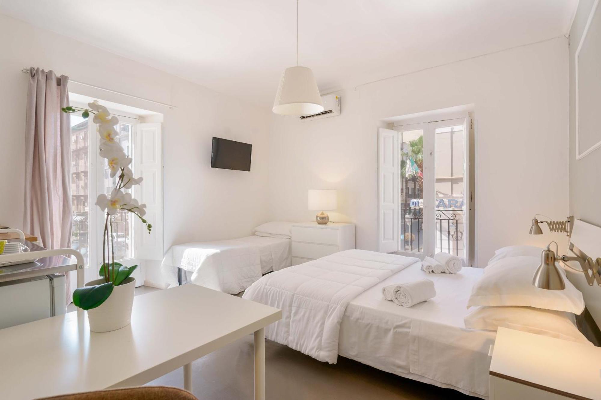 Palazzo Berardi Bed & Breakfast Taranto Ngoại thất bức ảnh