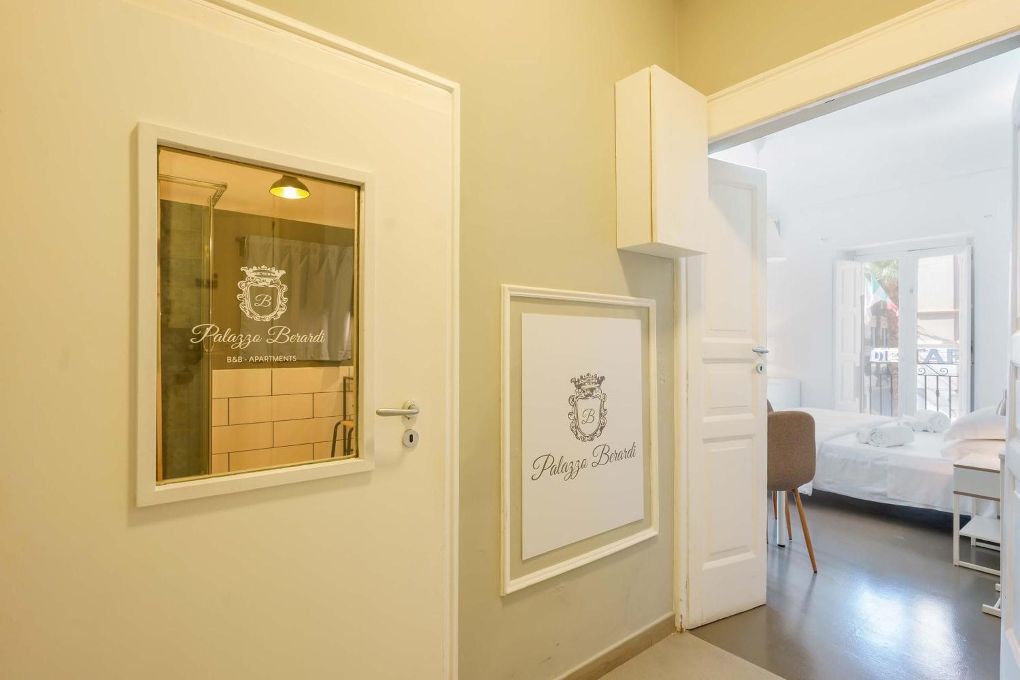 Palazzo Berardi Bed & Breakfast Taranto Ngoại thất bức ảnh
