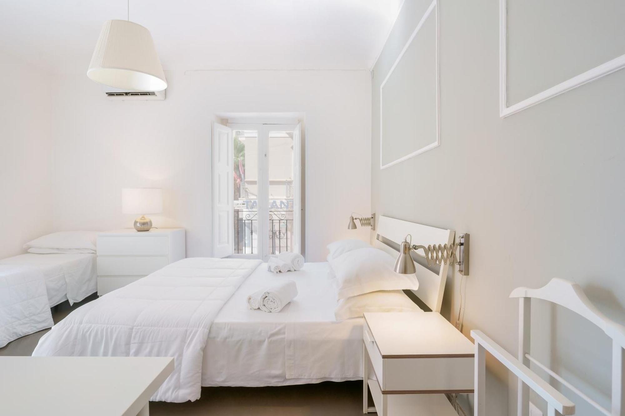 Palazzo Berardi Bed & Breakfast Taranto Ngoại thất bức ảnh