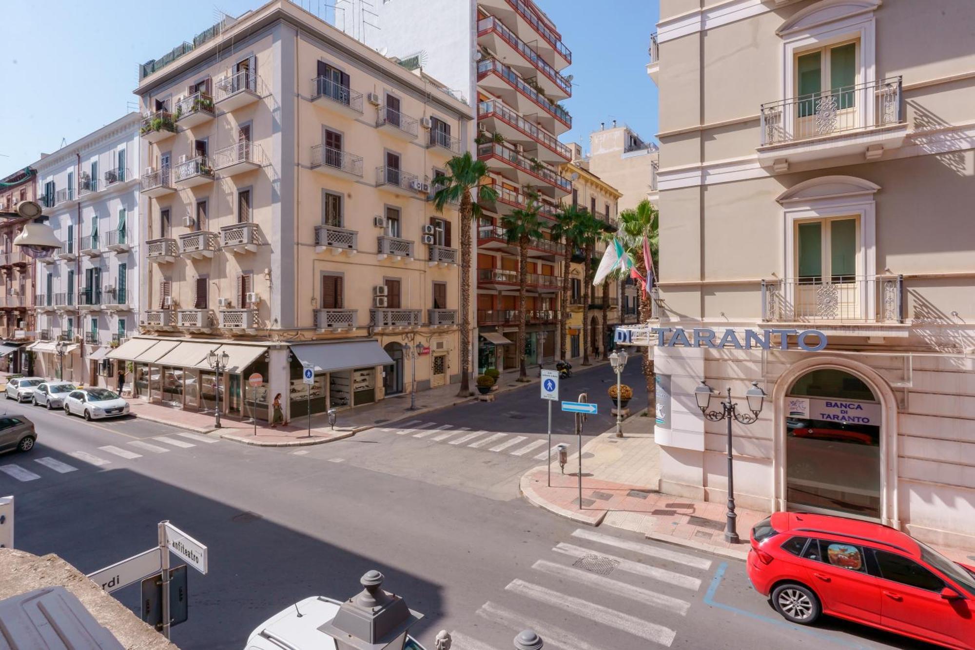 Palazzo Berardi Bed & Breakfast Taranto Ngoại thất bức ảnh