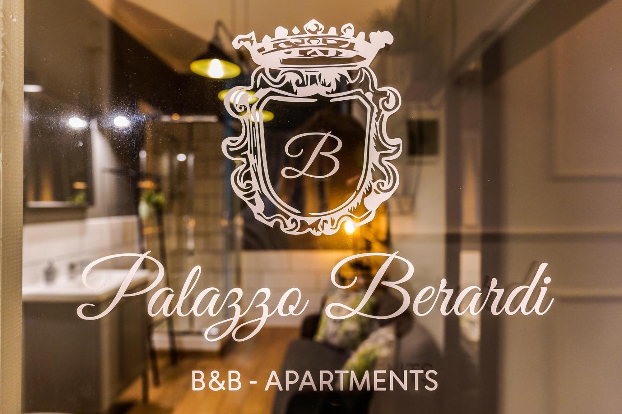 Palazzo Berardi Bed & Breakfast Taranto Ngoại thất bức ảnh