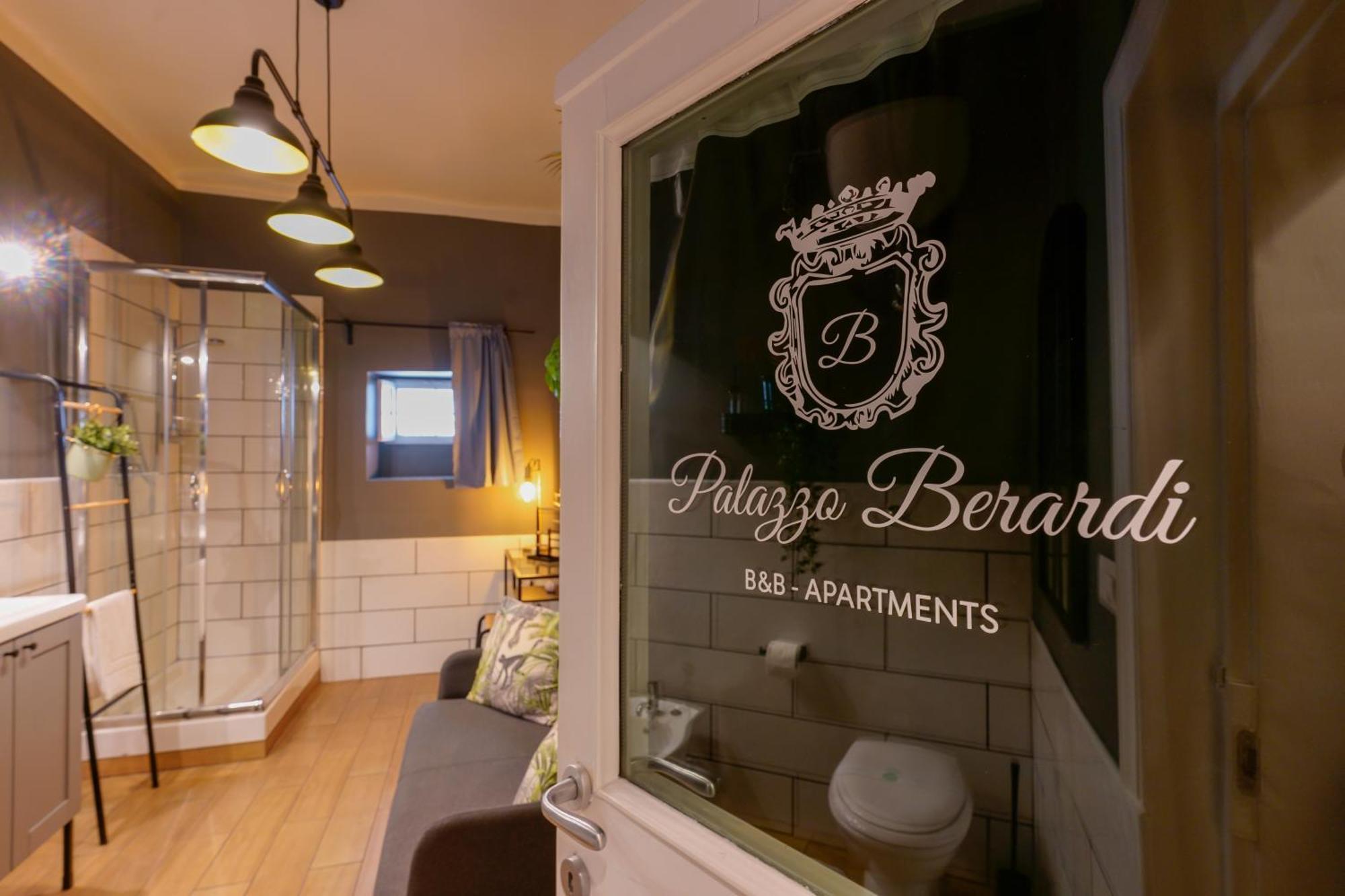 Palazzo Berardi Bed & Breakfast Taranto Ngoại thất bức ảnh