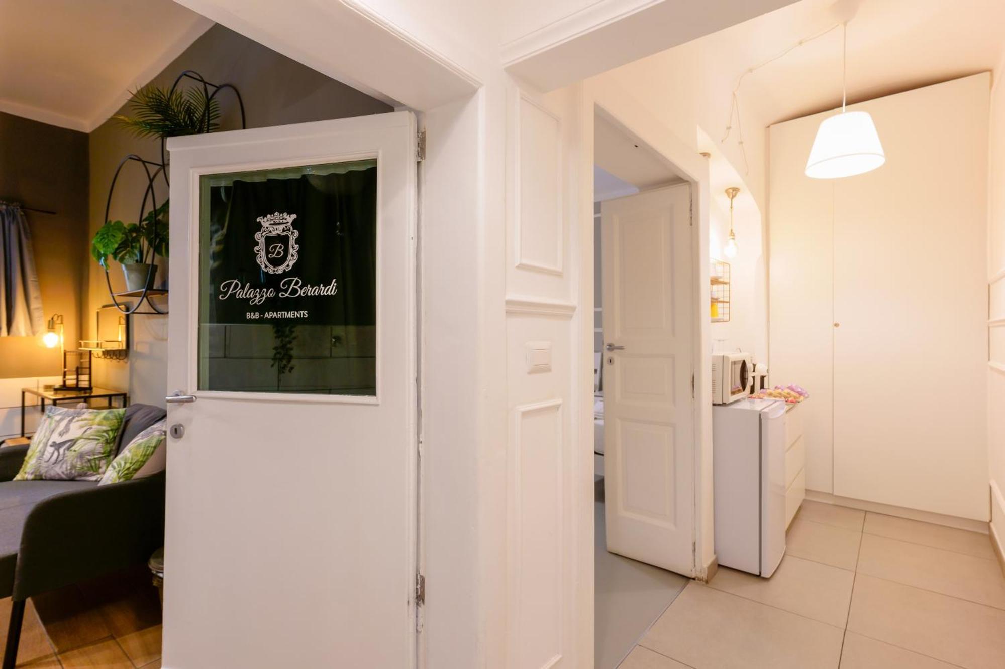Palazzo Berardi Bed & Breakfast Taranto Ngoại thất bức ảnh