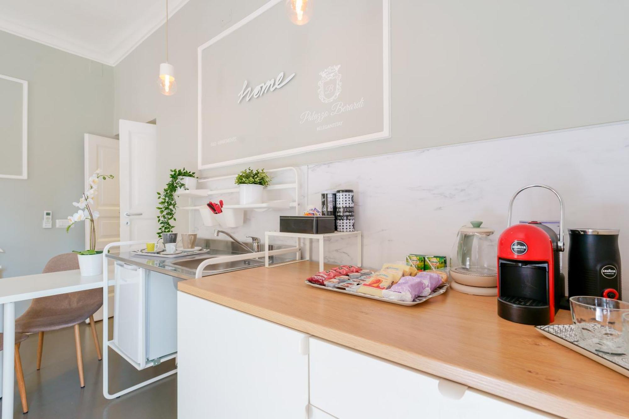 Palazzo Berardi Bed & Breakfast Taranto Ngoại thất bức ảnh