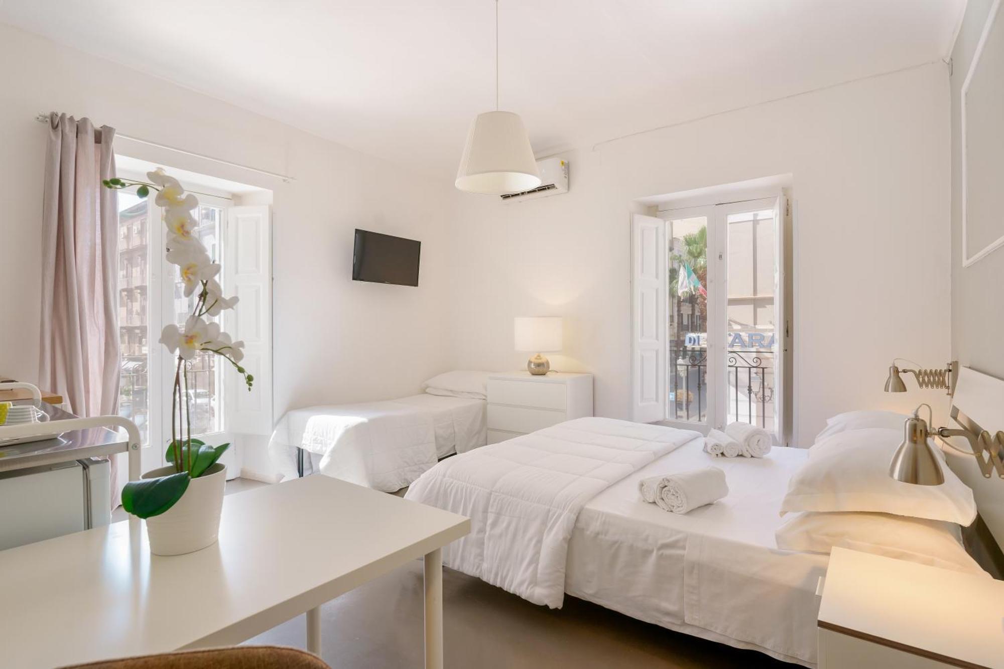 Palazzo Berardi Bed & Breakfast Taranto Ngoại thất bức ảnh